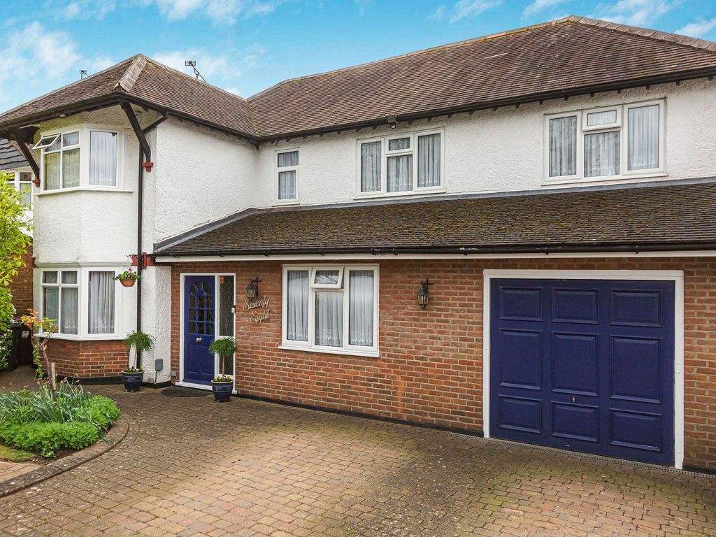 4 bed detached house for sale in Mount Grace Road, Potters Bar EN6, £