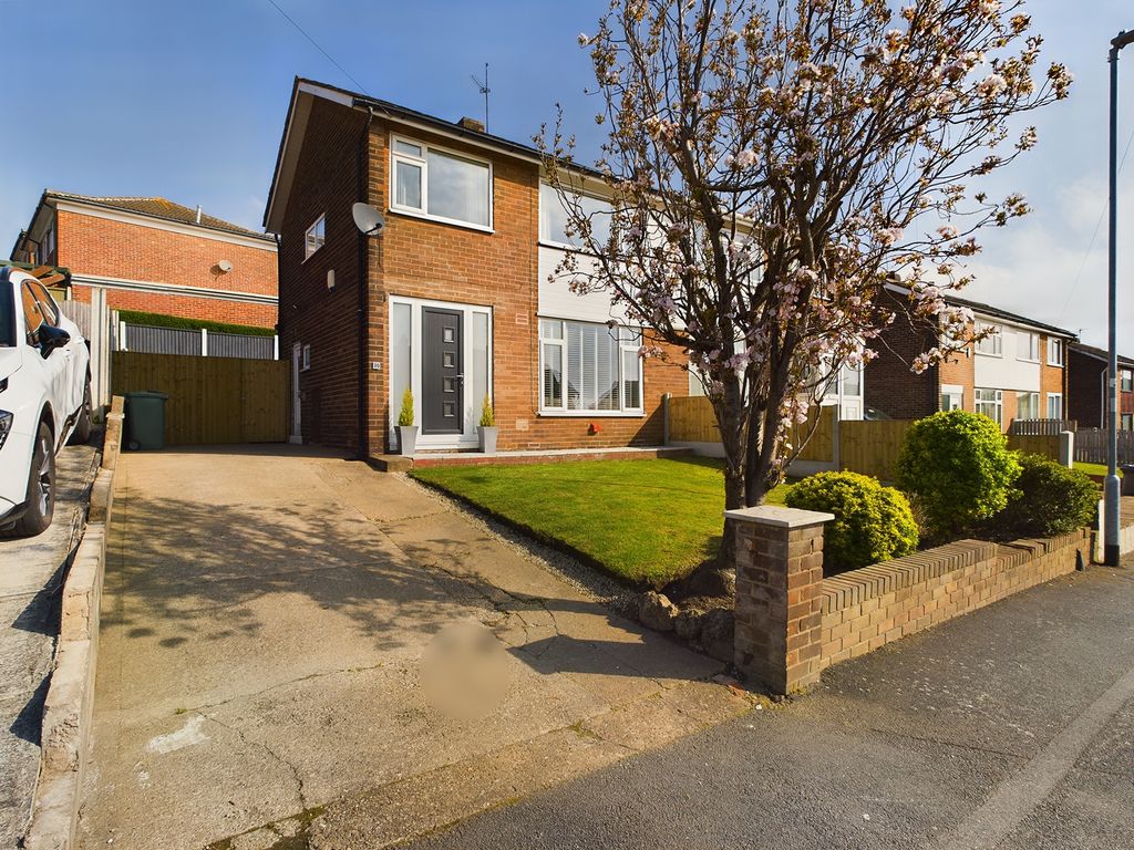 3 bed semidetached house for sale in Meynell Mount, Rothwell, Leeds
