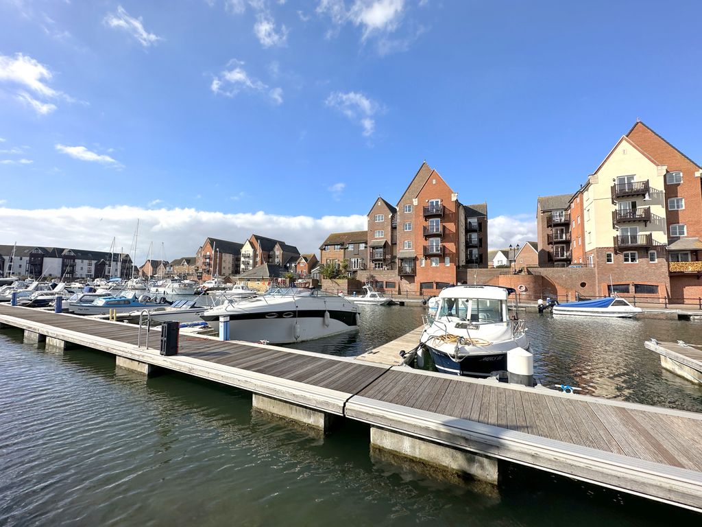 2 bed flat to rent in Daytona Quay, Sovereign Harbour South, Eastbourne