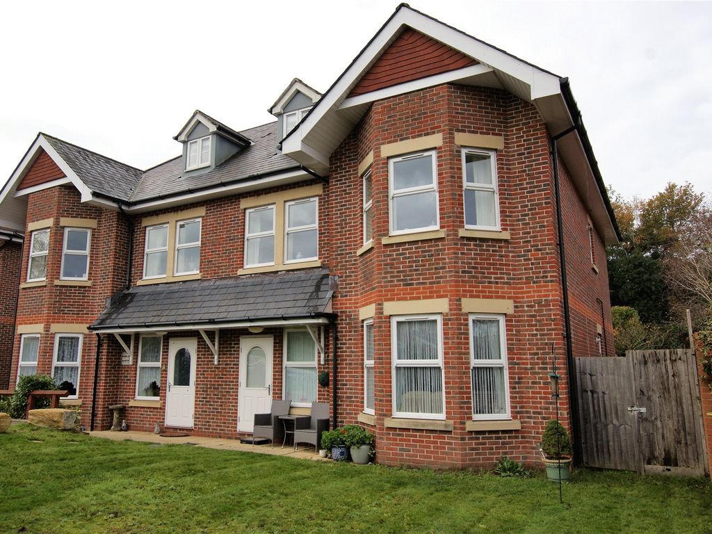 2 bed flat for sale in York Road, Broadstone, Dorset BH18 Zoopla