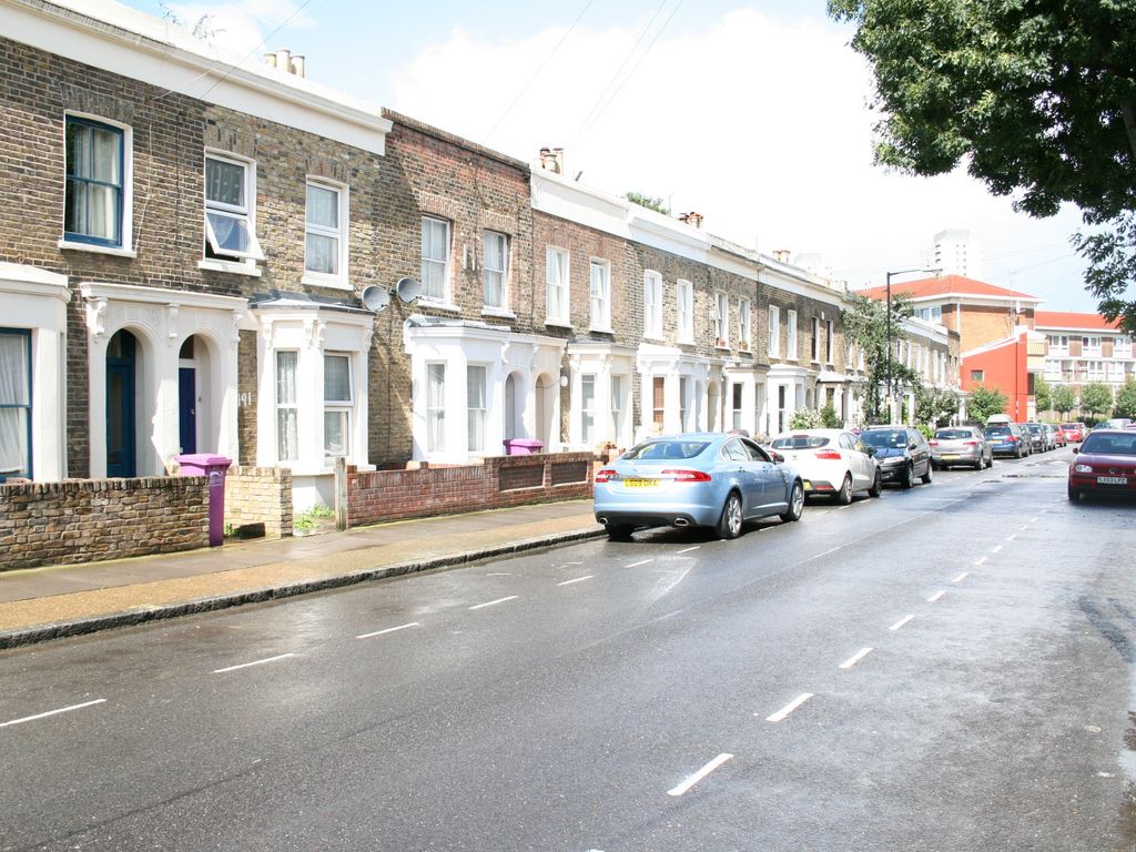 4 bed terraced house to rent in Swaton Road, Bow, London E3, £3,400 pcm