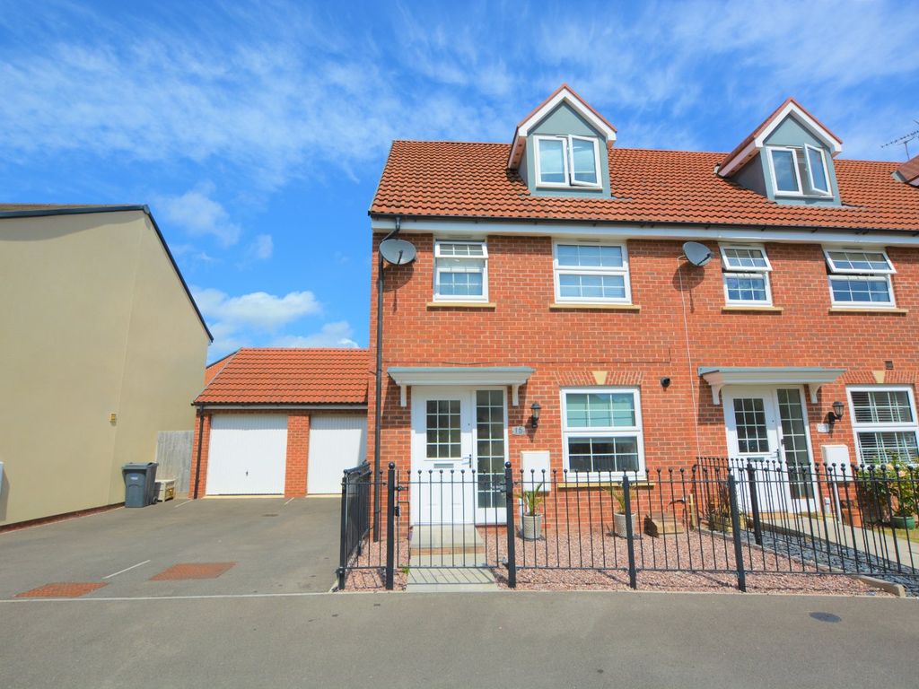 3 bed end terrace house for sale in Pevensey Place, Quedgeley