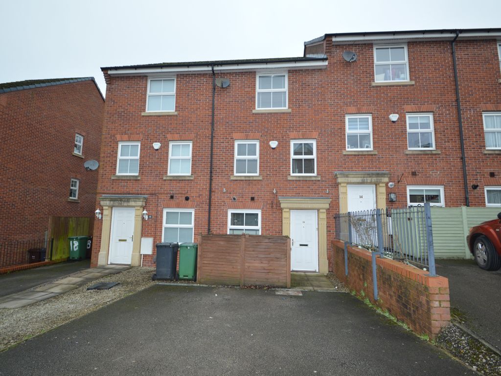 4 bed property to rent in Stonemere Drive, Radcliffe, Manchester M26, £1,200 pcm Zoopla