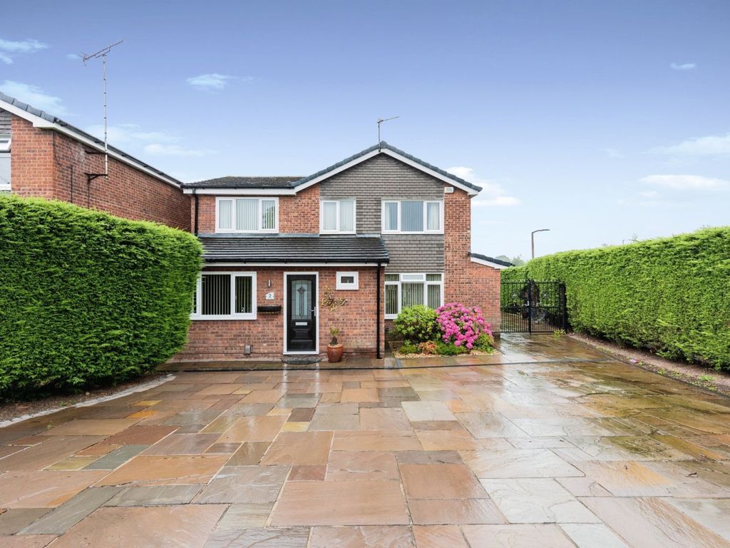 4 bed detached house for sale in Hornsea Road, Stockport SK2, £438,000