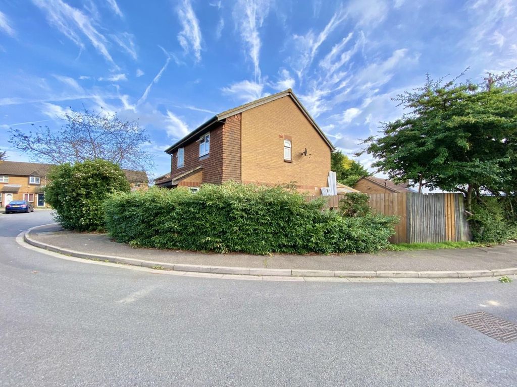 2 bed property for sale in Abbey Close, Hayes UB3, £460,000 Zoopla