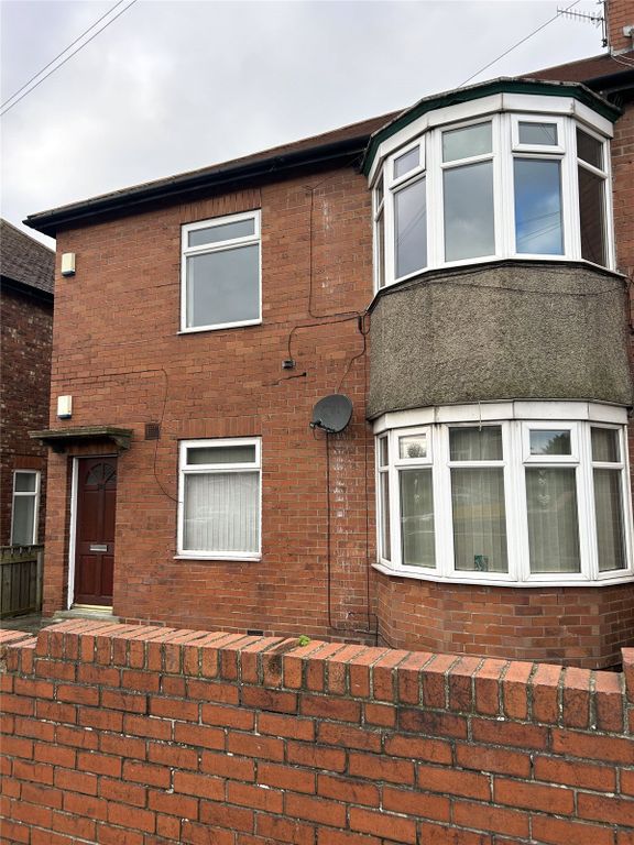 3 bed flat to rent in Two Ball Lonnen, Newcastle Upon Tyne NE4, £595