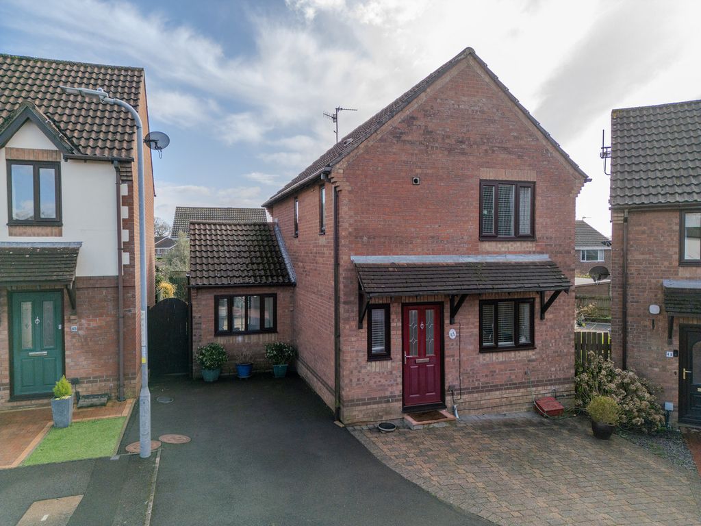 3 bed detached house for sale in Squires Gate, Newport NP10, £315,000