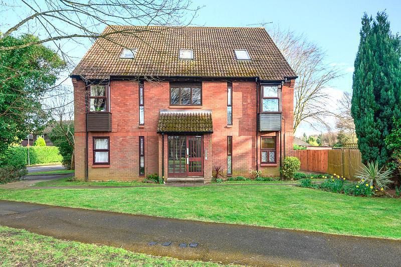 Alterton Close, Woking, Surrey GU21  