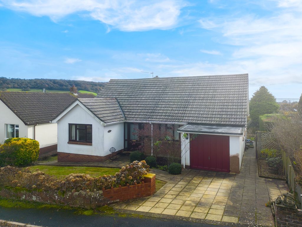 3 bed detached bungalow for sale in Newlands Close, Sidford, Sidmouth