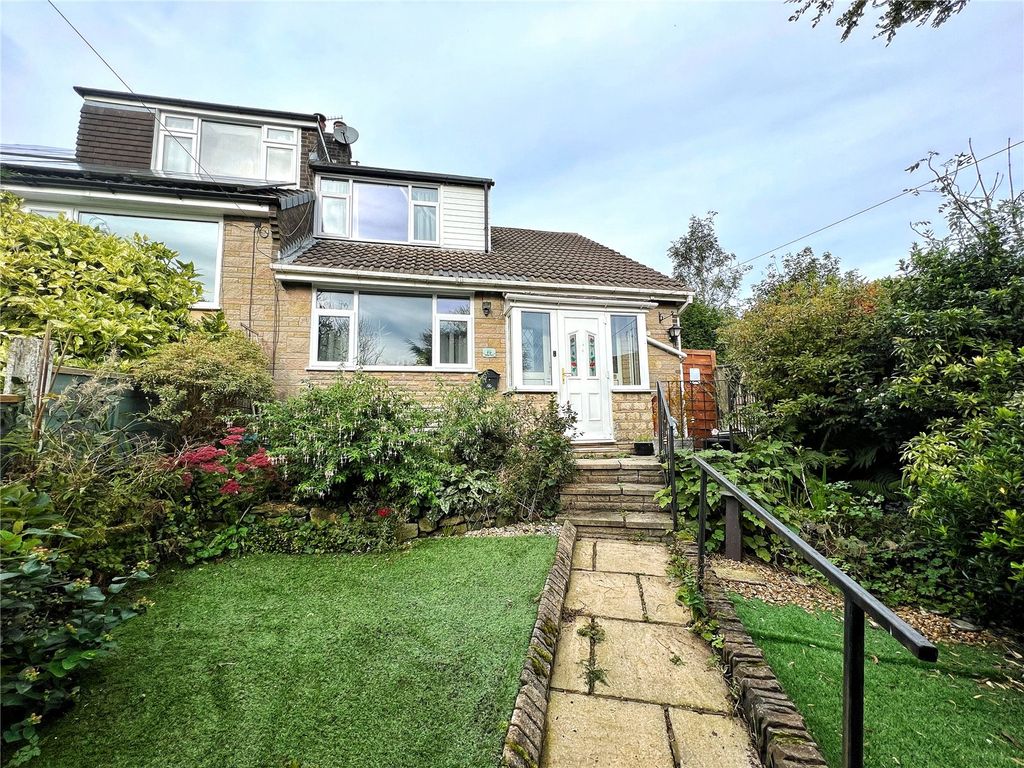 3 bed semidetached bungalow for sale in Valley Close, Mossley OL5, £