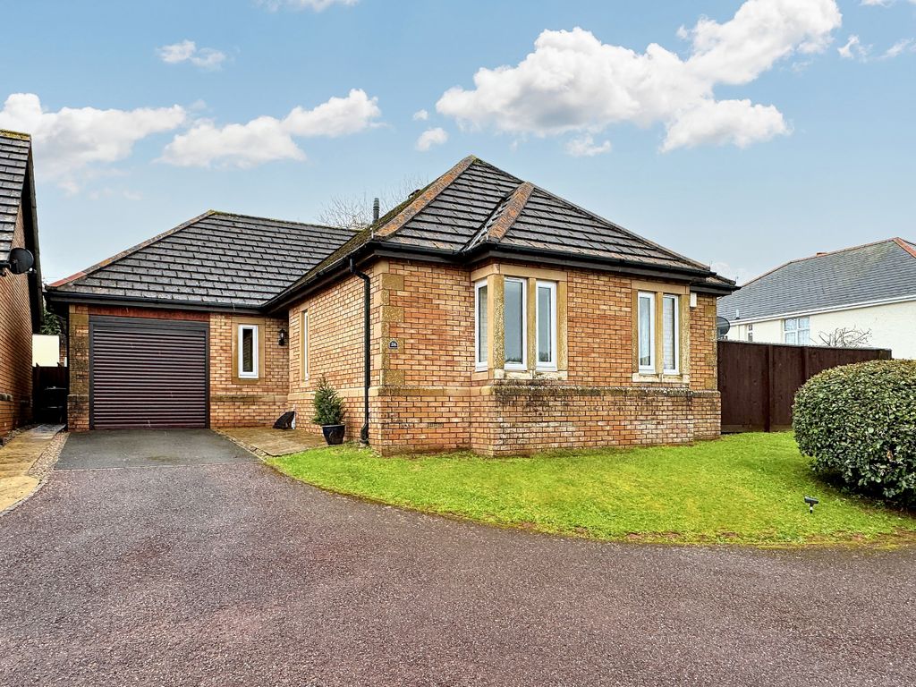 3 bed bungalow for sale in Huxley Vale, Kingskerswell, Newton Abbot