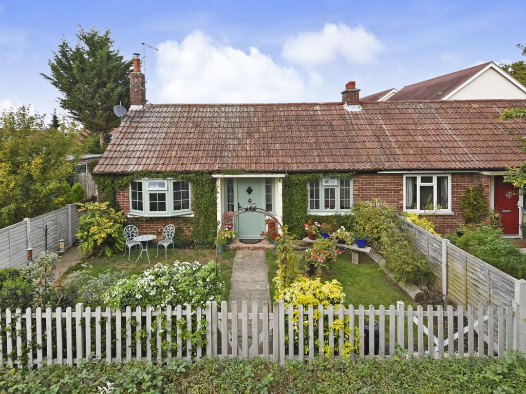 2 bed semidetached bungalow for sale in Mashbury Road, Great Waltham