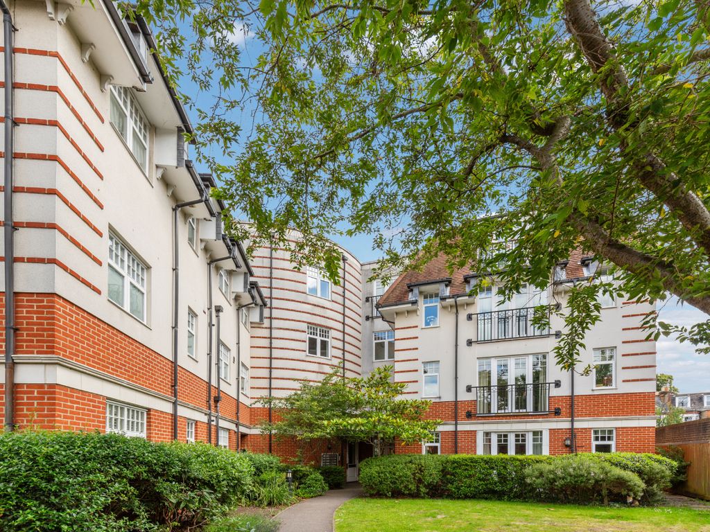 2 bed flat to rent in Willow Avenue, Barnes SW13, £2,800 pcm Zoopla