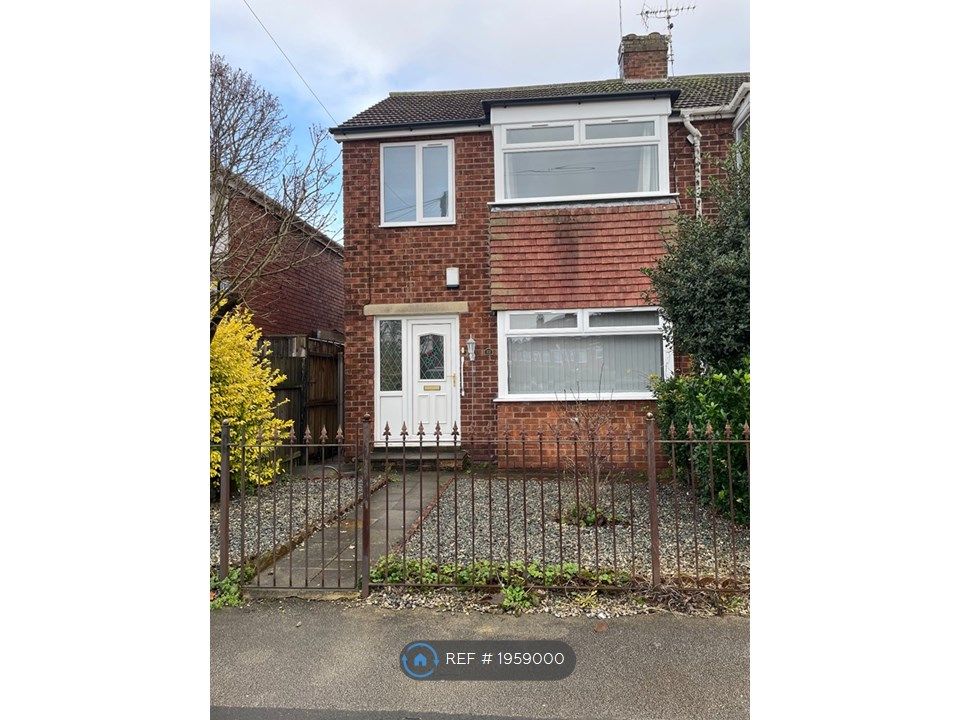 3 bed end terrace house to rent in Welwyn Park Drive, Hull HU6, £750