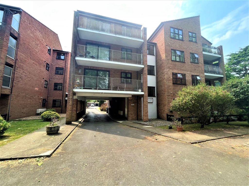 Studio to rent in 19 Brackley Road, Beckenham, Kent BR3 Zoopla