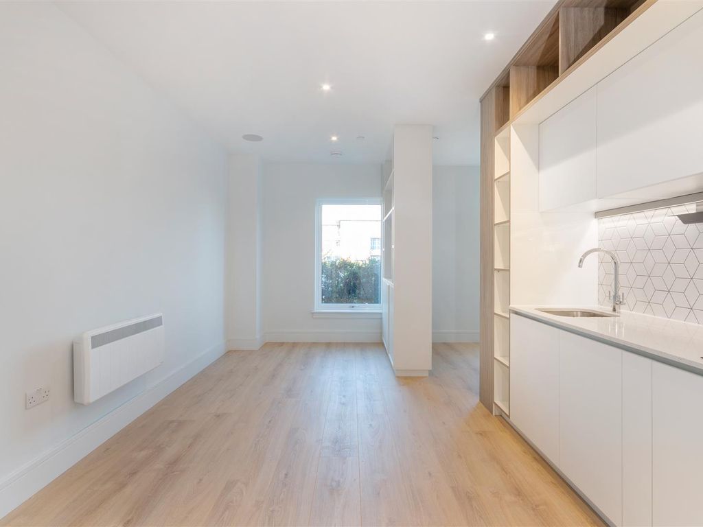 Studio to rent in North Road, Bedfont, Feltham TW14 Zoopla