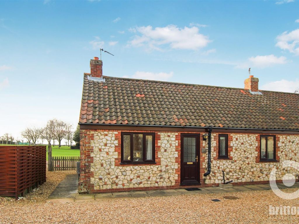 2 bed terraced bungalow for sale in Ringstead Road, Thornham