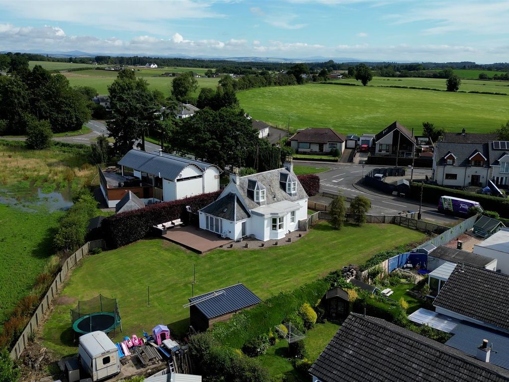 4 bed detached house for sale in Perth Road, Stanley, Perth PH1, £