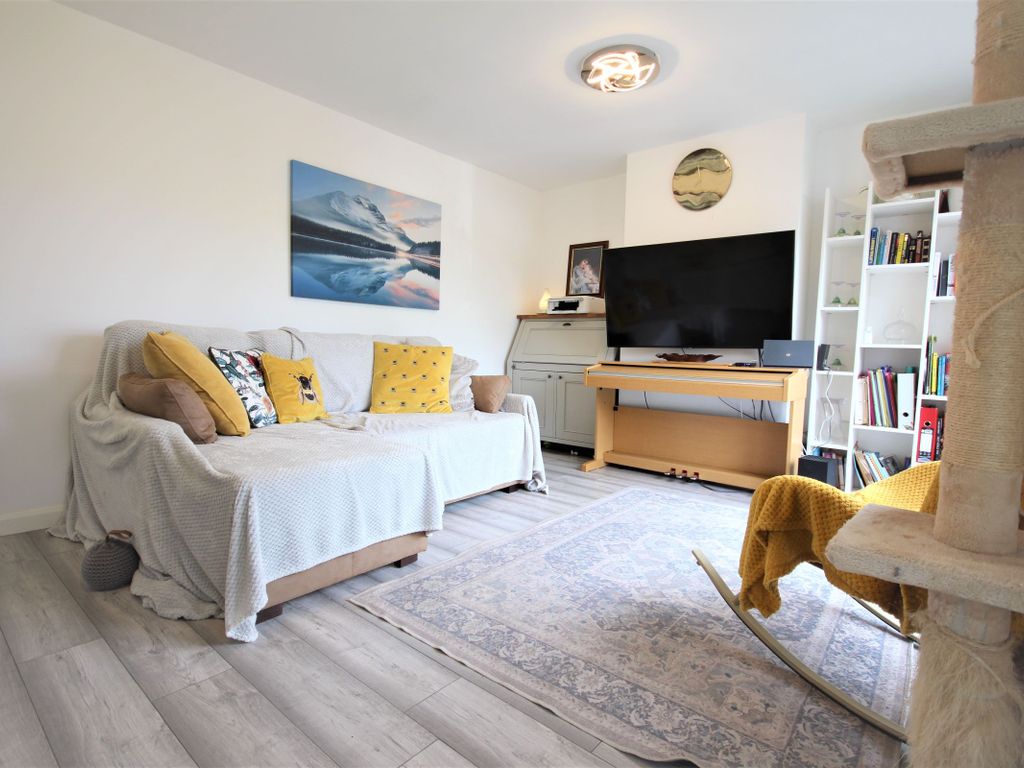 3 bed terraced house for sale in Silver Spring Close, Erith DA8, £