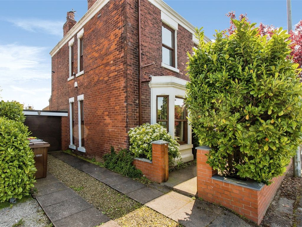 3 bed end terrace house for sale in Sharoe Green Lane, Fulwood, Preston