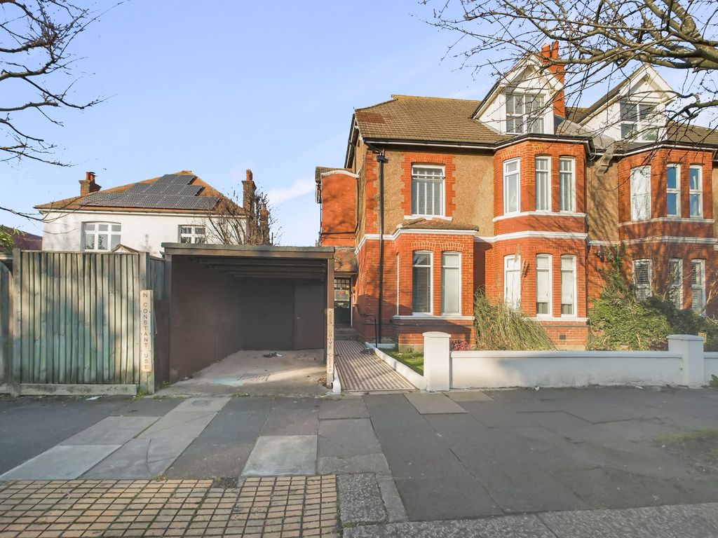 3 bed flat for sale in Wilbury Avenue, Hove BN3 Zoopla