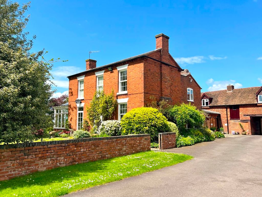 Room to rent in Park Farm, Kidderminster Road, Dodford, Bromsgrove B61