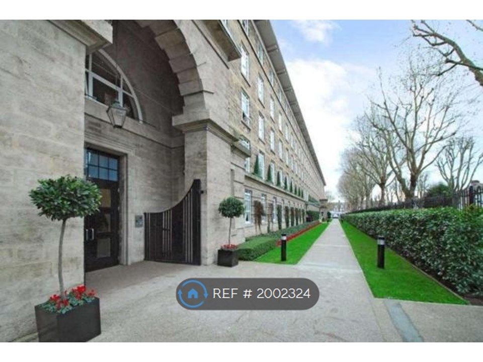 2 bed flat to rent in Bromyard House, London W3, £2,500 pcm Zoopla