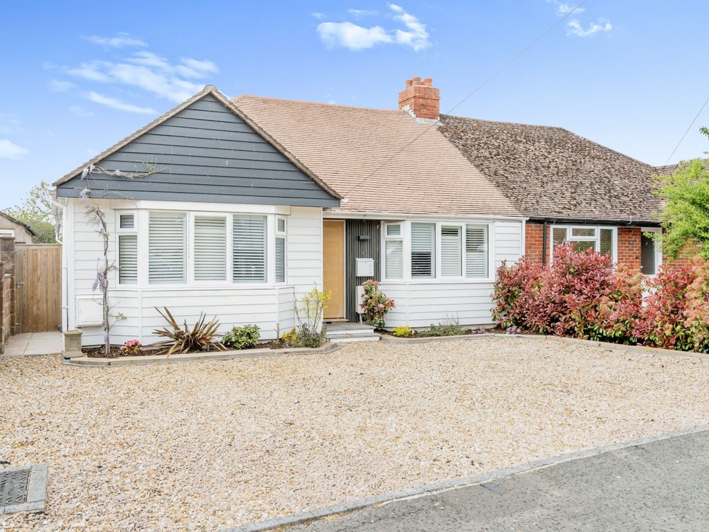 3 bed detached bungalow for sale in Cedar Drive, Chichester PO19 Zoopla