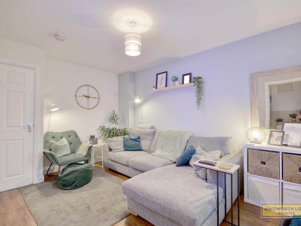 3 bed town house to rent in Gifford Way, Darwen BB3, £875 pcm Zoopla