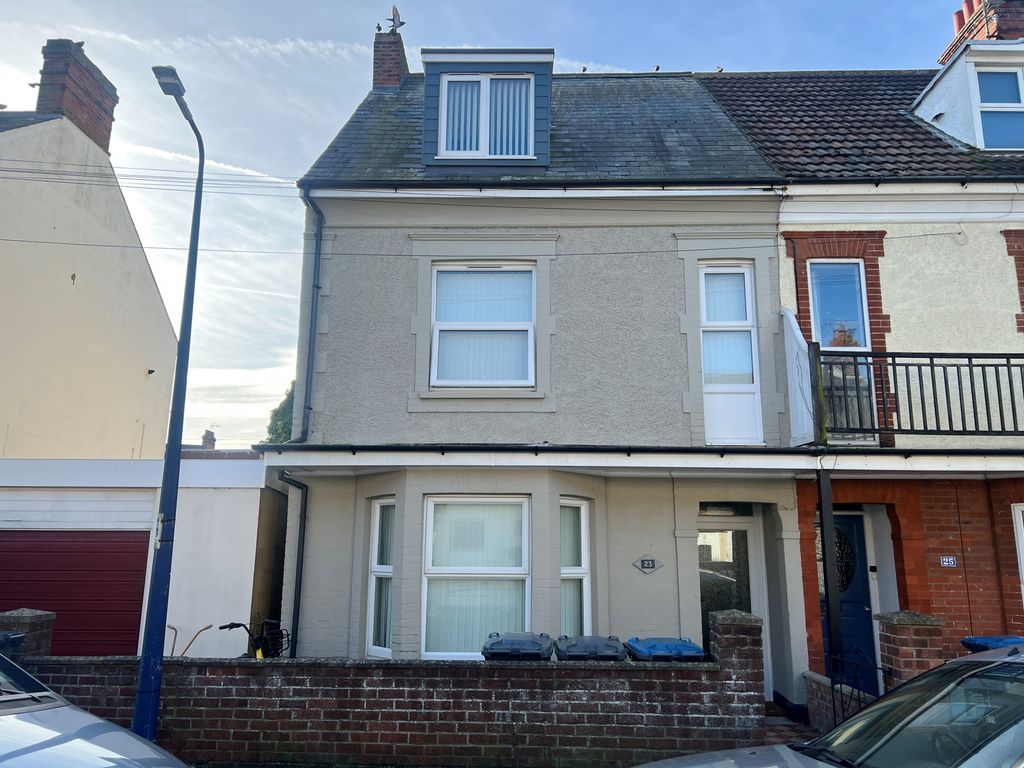 Room to rent in Russell Road, Felixstowe IP11 Zoopla