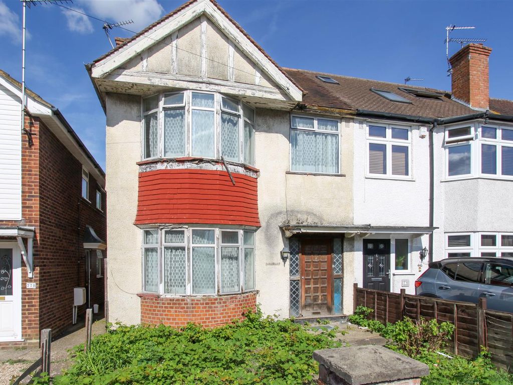 3 bed end terrace house for sale in Granville Road, Hillingdon UB10, £