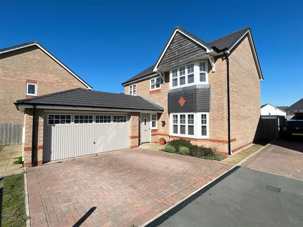 4 bed detached house for sale in Rhyd Y Mor, Abergele, Conwy LL22, £