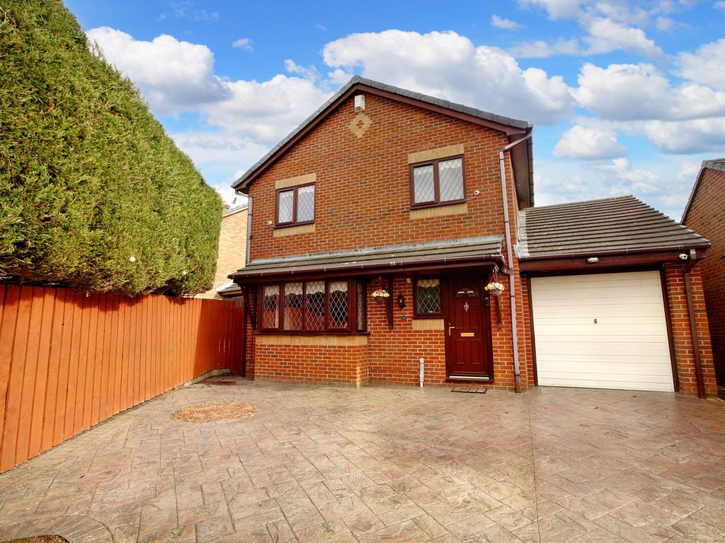 4 bed detached house for sale in Meadowclough, Skelmersdale WN8 Zoopla