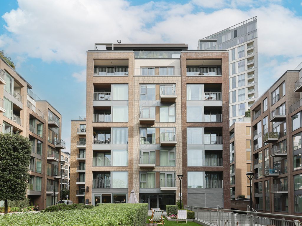 1 bed flat for sale in Thurstan Street, Imperial Wharf SW6, £780,000