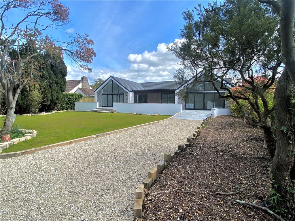 4 bed bungalow for sale in Oaks Drive, St. Leonards, Ringwood BH24, £