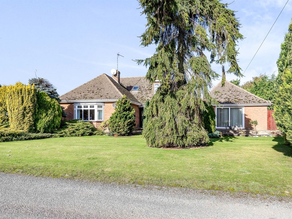 3 bed detached house for sale in Siltside, Gosberton Risegate, Spalding