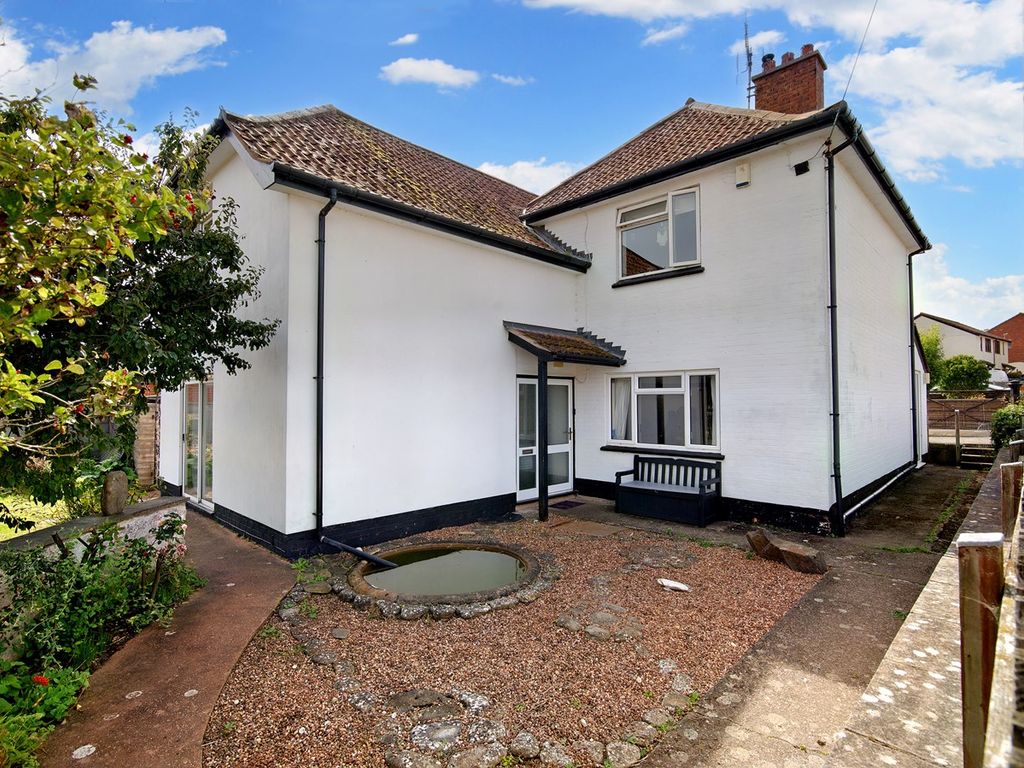 4 bed detached house for sale in South Road, Watchet TA23, £380,000