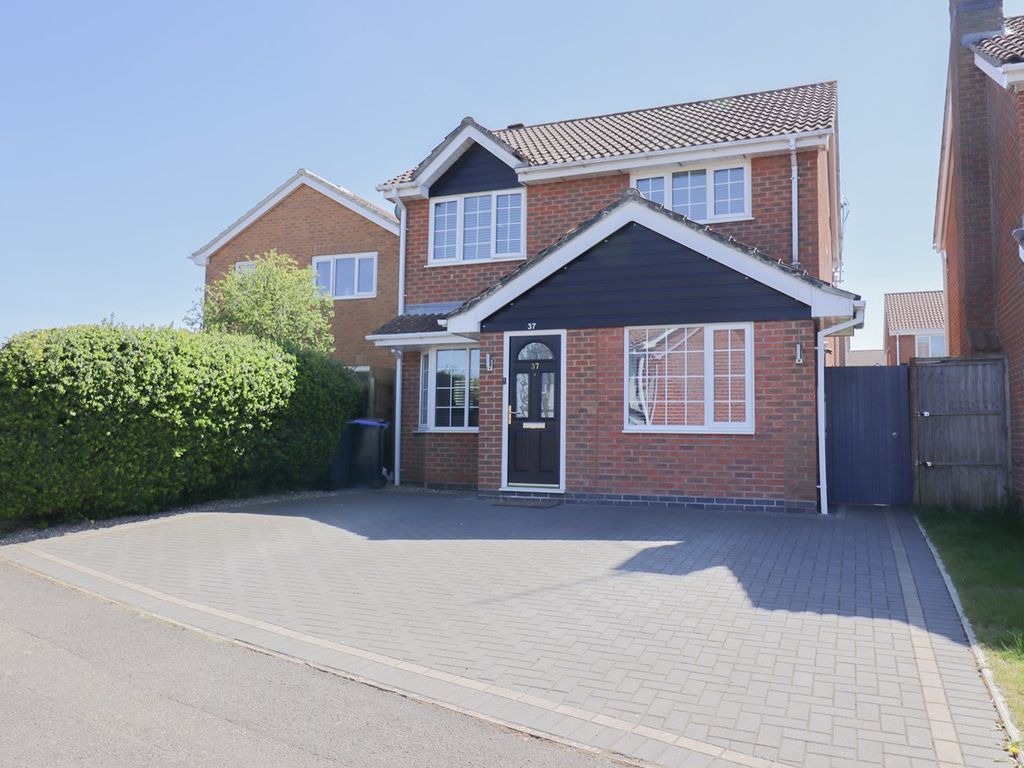 3 bed detached house for sale in Summerfields, Northampton NN4 Zoopla