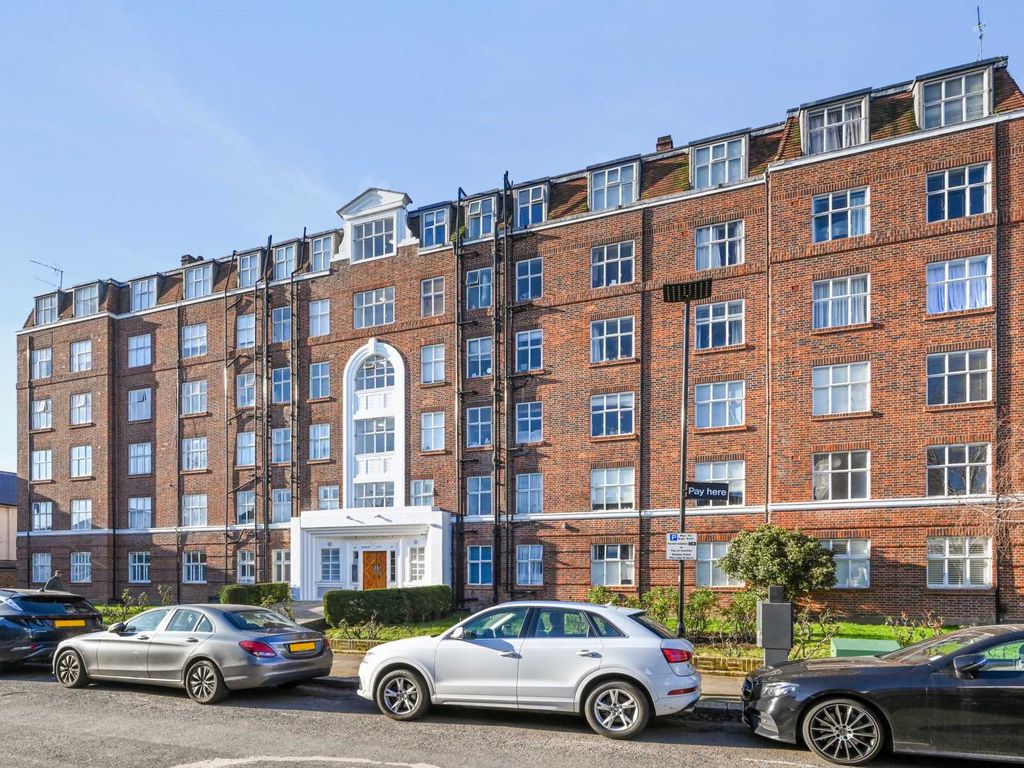 2 bed flat to rent in Sutton Lane North, Chiswick, London W4, £1,950