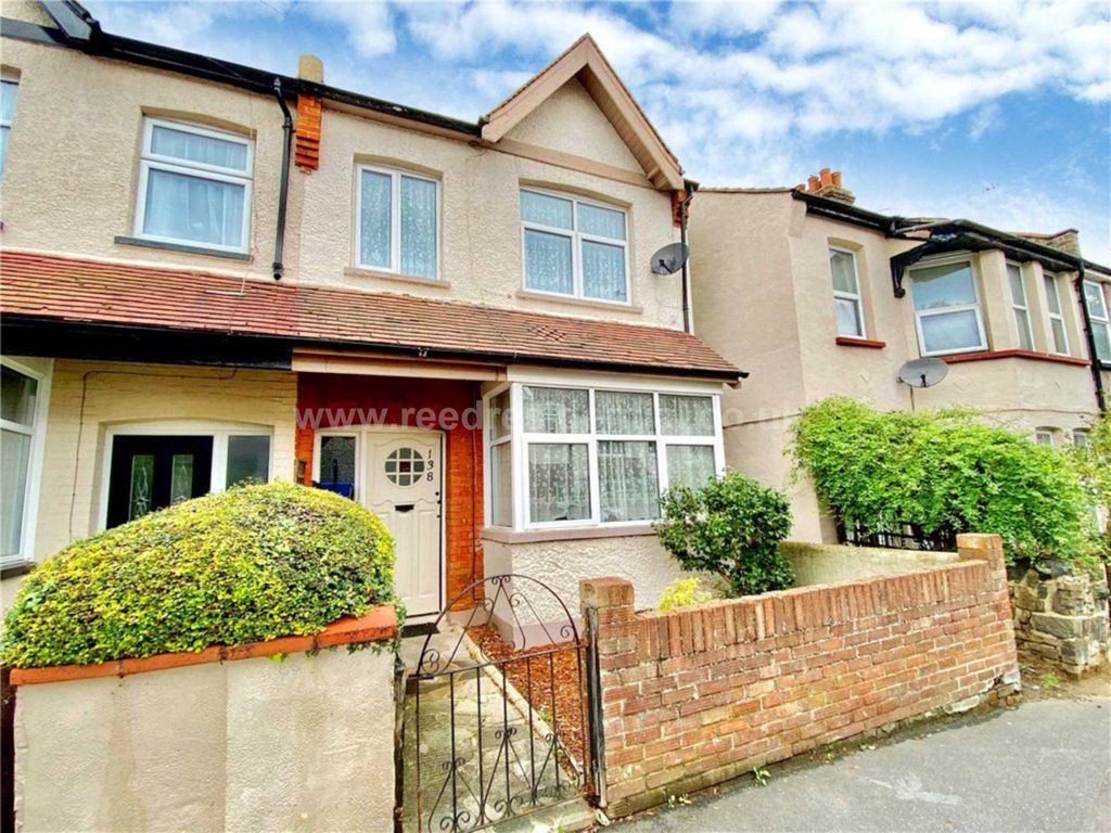 3 bed semidetached house to rent in Wenham Drive, Westcliff On Sea SS0