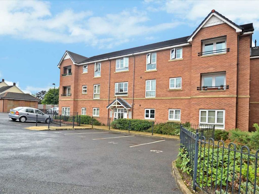 2 bed flat for sale in Madison Gardens, Westhoughton, Bolton BL5 Zoopla