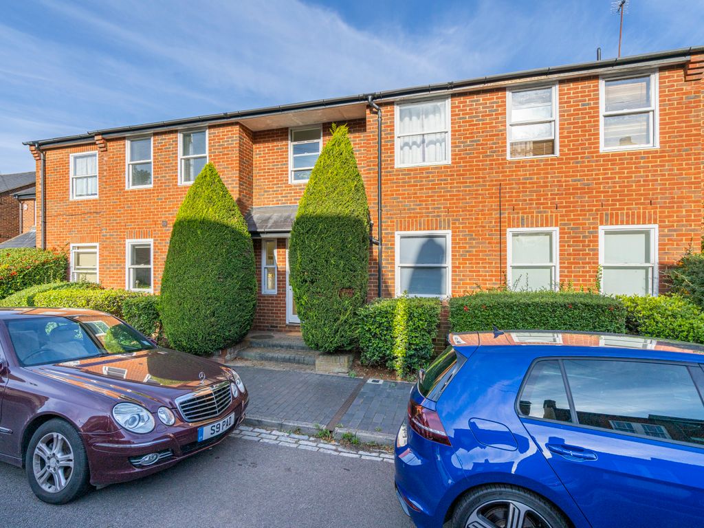 2 bed flat to rent in Groom Court, St Albans, Herts AL1 Zoopla