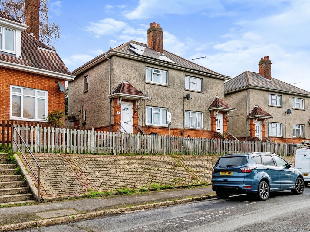 3 bed semidetached house for sale in Carnation Road, Southampton SO16