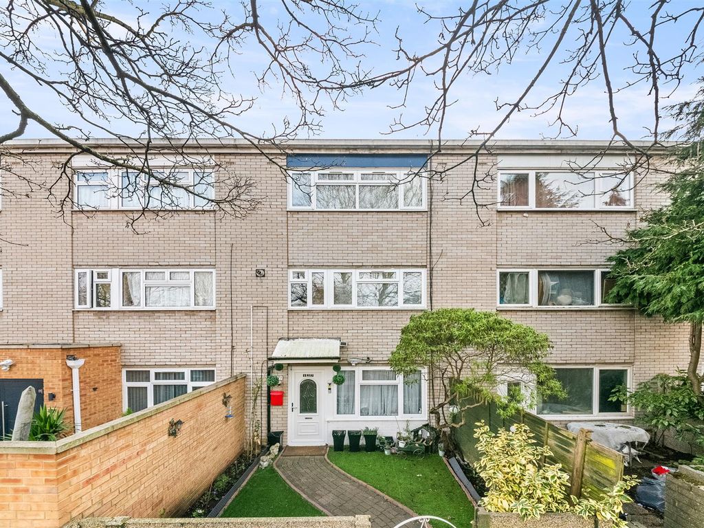 4 bed property for sale in Balmoral Drive, Hayes UB4, £525,000 Zoopla