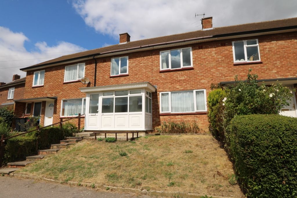 3 bed terraced house for sale in Roundmead, Bedford MK41 Zoopla