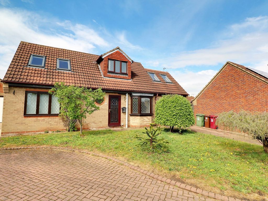 4 bed detached bungalow for sale in Hunters Croft, Haxey, Doncaster DN9