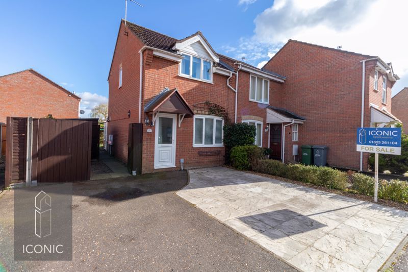 2 bed semidetached house for sale in Snowberry Close, Taverham