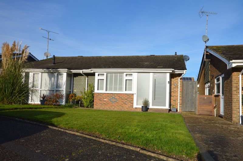 2 bed semidetached bungalow for sale in Penlands Vale, Steyning BN44