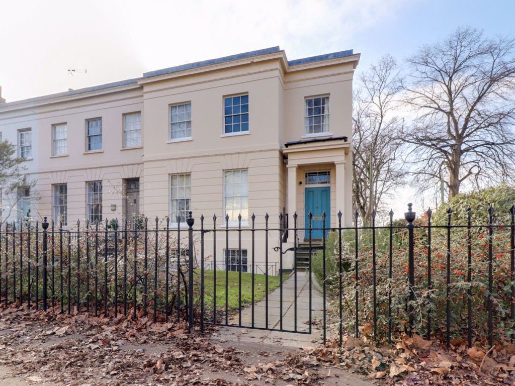 2 bed flat to rent in London Road, Charlton Kings, Cheltenham GL52 Zoopla