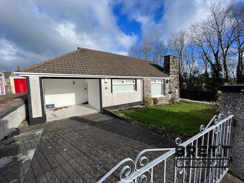 2 bed detached bungalow to rent in Romilly Crescent, Hakin, Milford Haven, Pembrokeshire. SA73